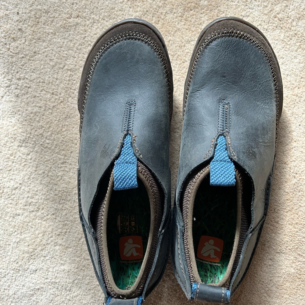 Cushe Blue/gray and brown Leather Slip-On Shoes/ clogs